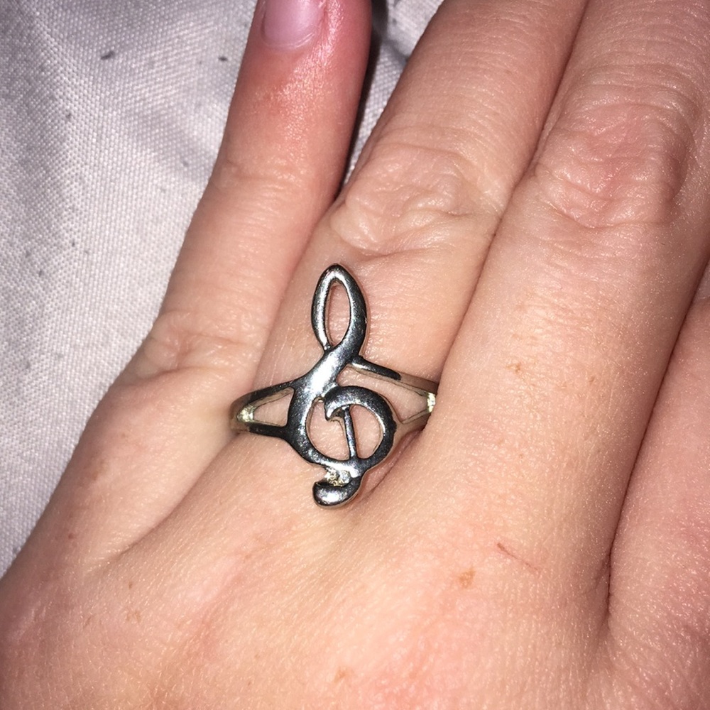 Treble clef ring - Picture 2 of 2